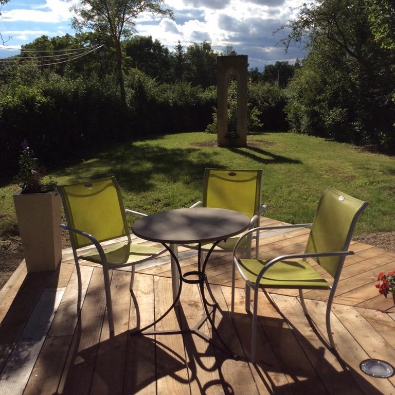 Hexagonal Tower For 2 With Shared Pool Semur-en-Auxois Exterior foto