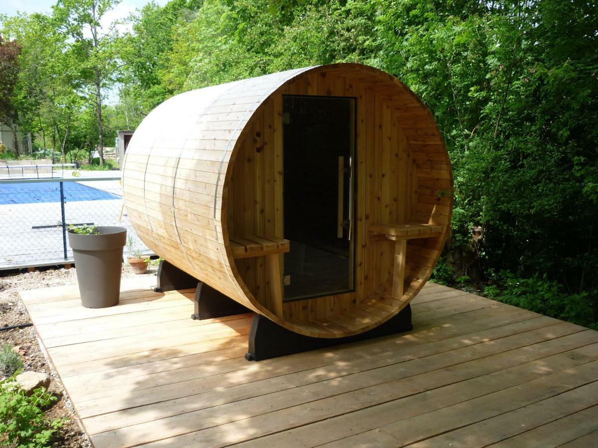 Hexagonal Tower For 2 With Shared Pool Semur-en-Auxois Exterior foto